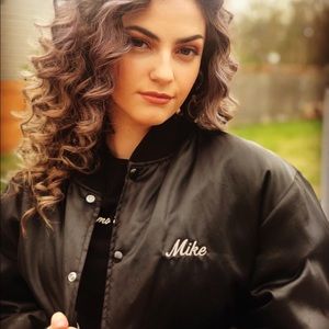 Meet your Posher, Casey